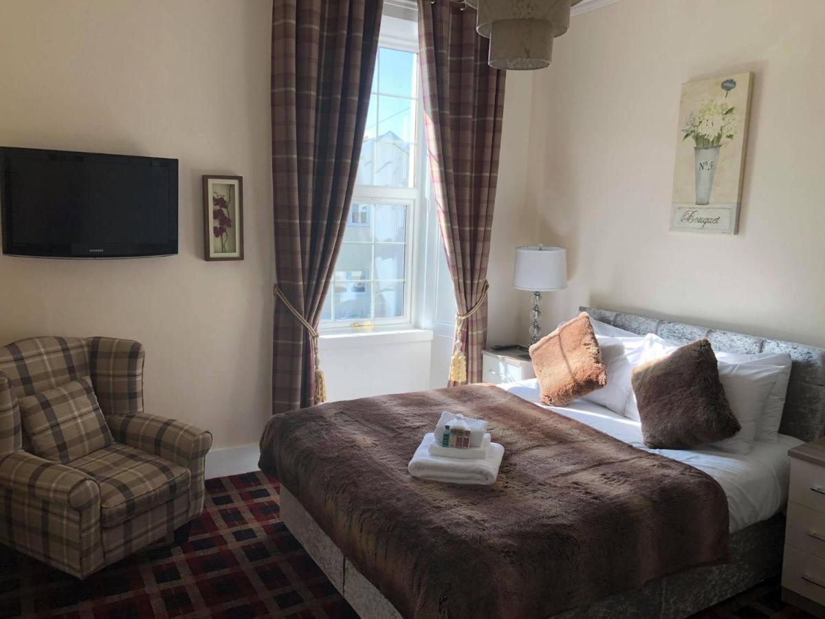 Haughton Arms Hotel Alford  Extérieur photo