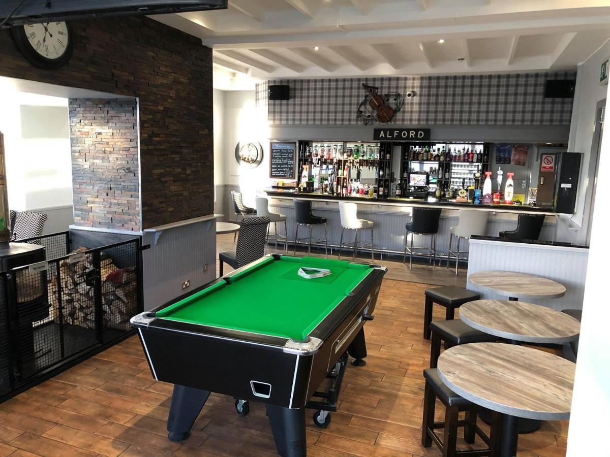 Haughton Arms Hotel Alford  Extérieur photo