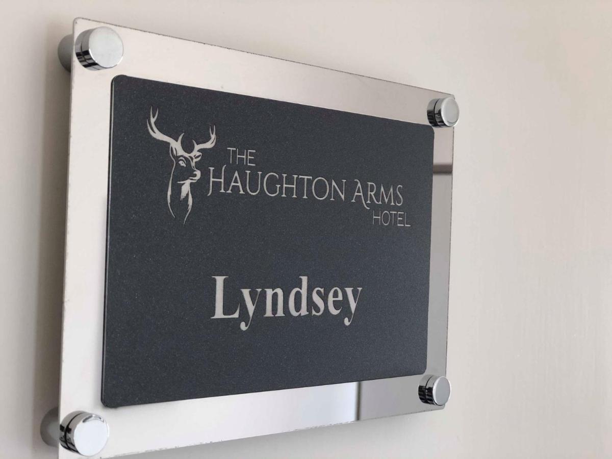 Haughton Arms Hotel Alford  Extérieur photo